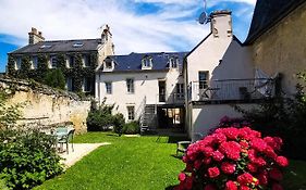 Apt duplex ou plain pied tout confort plein centre ville Bayeux proche commerces, restaurants, avec terrasse privative ou jardin commun aménagé clos, parking gratuit à proximité, proche plages du débarquement